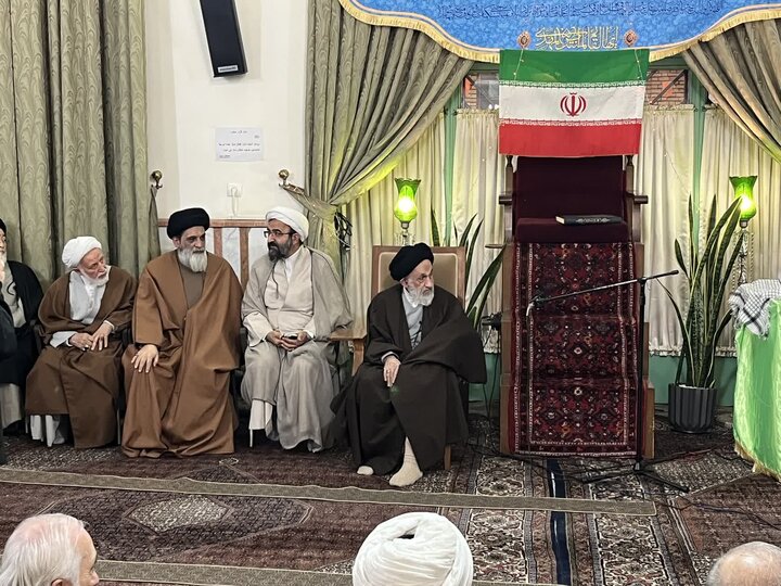 تصاویر/ برگزاری مراسم تلبس طلاب مدرسه علمیه قائم چیذر تهران