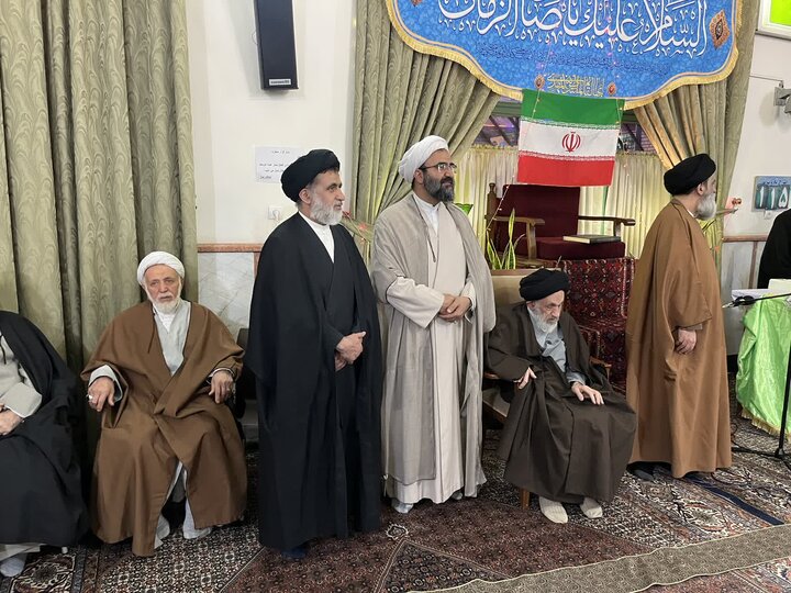 تصاویر/ برگزاری مراسم تلبس طلاب مدرسه علمیه قائم چیذر تهران