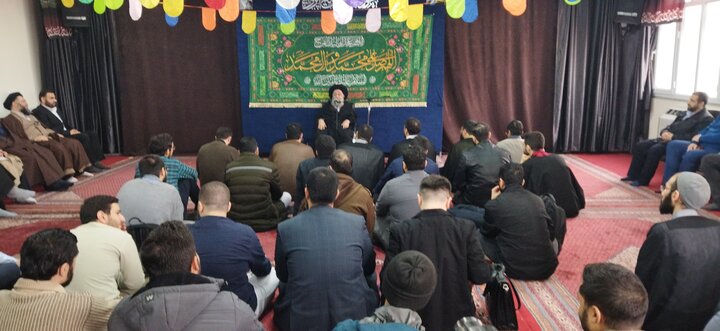 تصاویر/ مراسم عمامه گذاری طلاب مدرسه علمیه آیت الله ایروانی(ره)