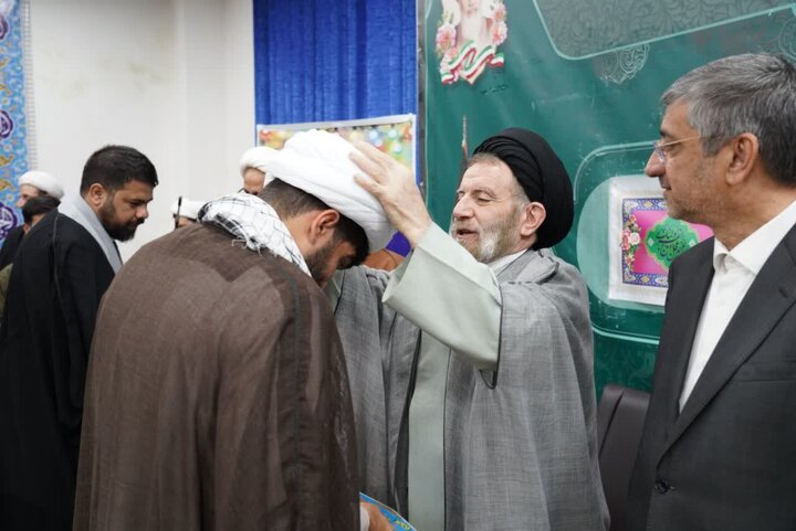 تصاویر/جشن تلبس طلاب حوزه علمیه استان لرستان