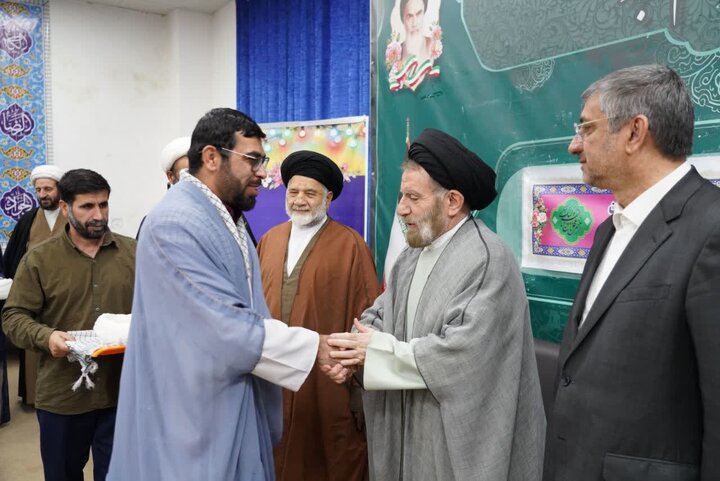 تصاویر/جشن تلبس طلاب حوزه علمیه استان لرستان