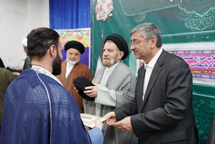 تصاویر/جشن تلبس طلاب حوزه علمیه استان لرستان