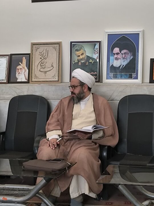 حضور مدیر حوزه علمیه کرمان در مدرسه علمیه امام صادق(ع) جیرفت
