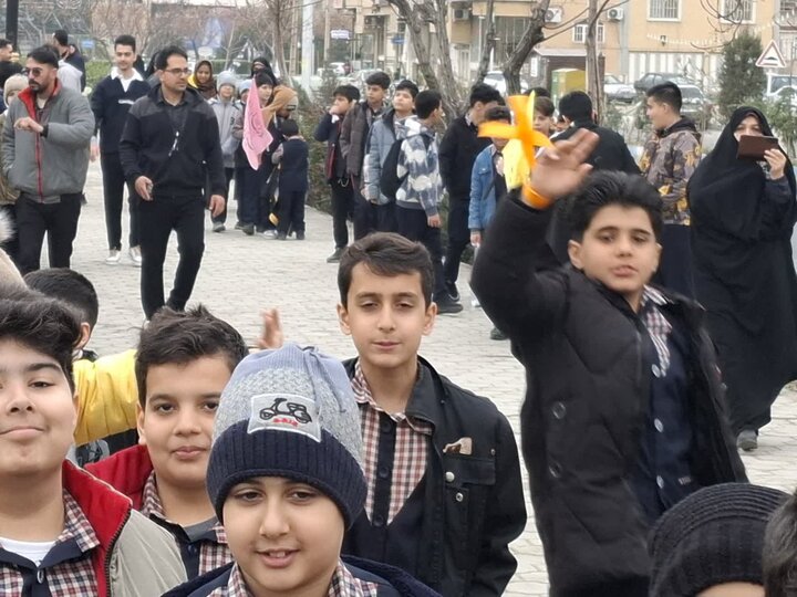 تصاویر/راهپیمایی بزرگ دانش آموزی به مناسبت دهه فجر درکاشان