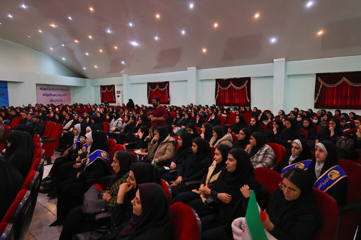 تصاویر|  آئین افتتاح نمایشگاه "مدرسه انقلاب" در دبیرستان دوره دوم متوسطه زهرا مردانی آذر تبریز