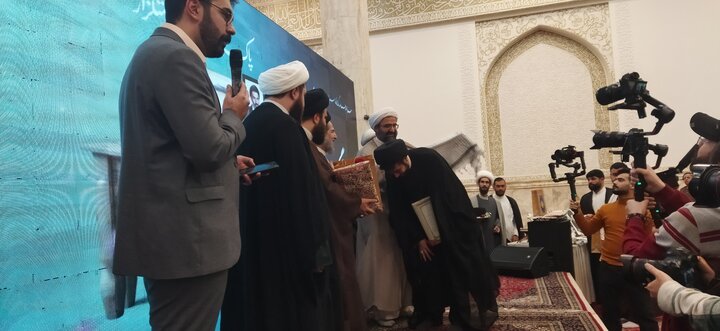 تصاویر/ مراسم عمامه گذاری طلاب مدرسه علمیه امام حسین(ع)