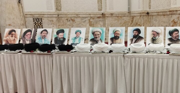 تصاویر/ مراسم عمامه گذاری طلاب مدرسه علمیه امام حسین(ع)