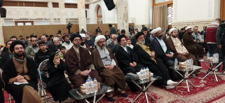 تصاویر/ مراسم عمامه گذاری طلاب مدرسه علمیه امام حسین(ع)