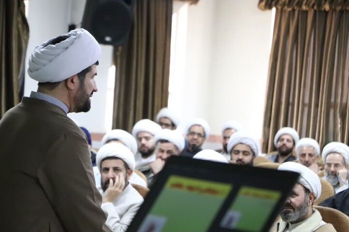 تصاویر / کارگاه توانمند سازی ائمه جماعات مساجد شهرستان ملایر