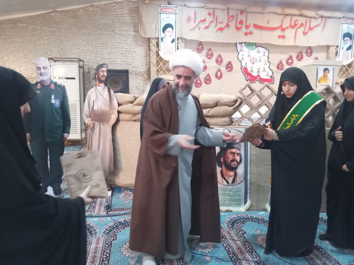 تصاویر/ مراسم طلیعه حضور طلاب حوزه علمیه خواهران استان بوشهر در اردوگاه مارد آبادان