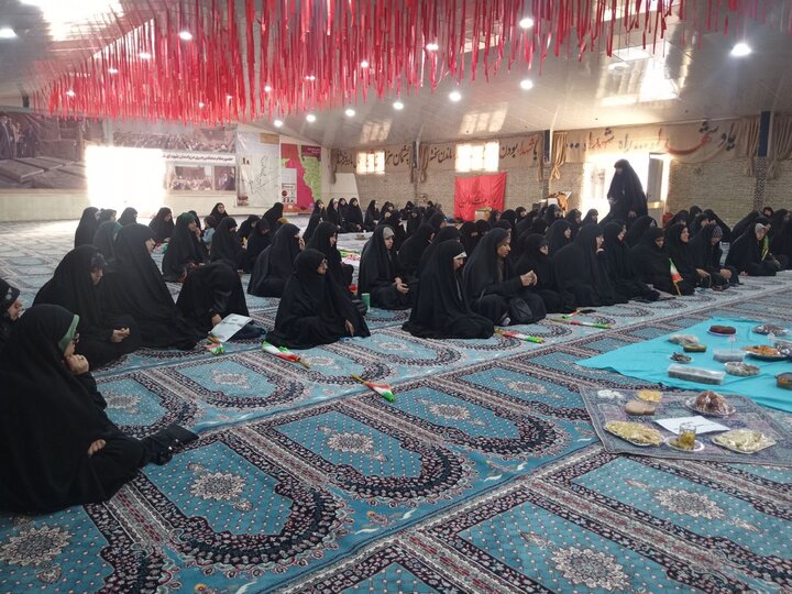 تصاویر/ مراسم طلیعه حضور طلاب حوزه علمیه خواهران استان بوشهر در اردوگاه مارد آبادان