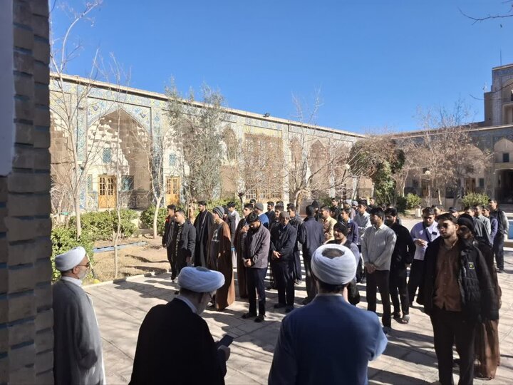 نواخته شدن زنگ انقلاب در مدرسه علمیه ابراهیمیه