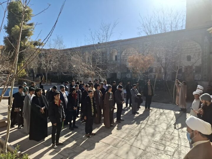 نواخته شدن زنگ انقلاب در مدرسه علمیه ابراهیمیه