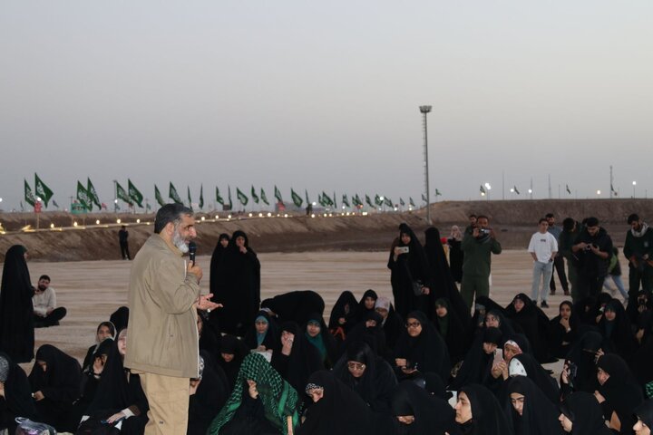 تصاویر/ بازدید طلاب حوزه علمیه خواهران از منطقه عملیاتی شلمچه با روایتگری حاج حسین یکتا