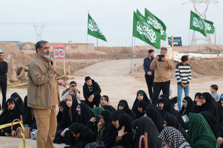 تصاویر/ بازدید طلاب حوزه علمیه خواهران از منطقه عملیاتی شلمچه با روایتگری حاج حسین یکتا