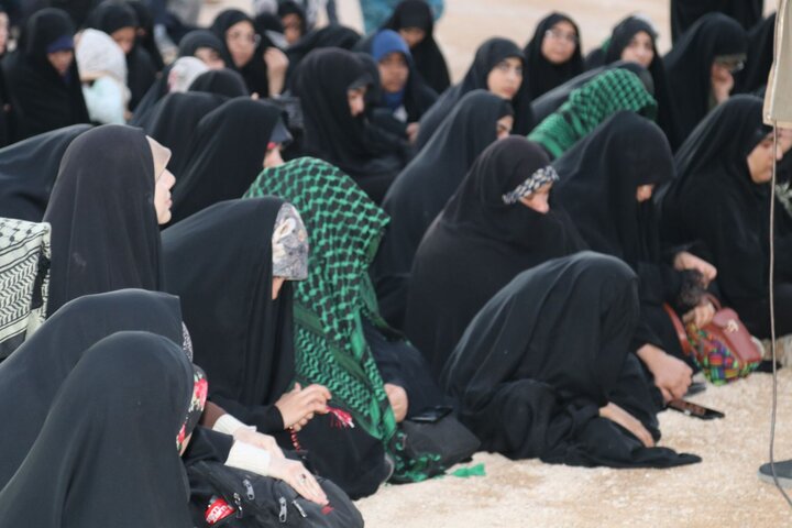 تصاویر/ بازدید طلاب حوزه علمیه خواهران از منطقه عملیاتی شلمچه با روایتگری حاج حسین یکتا