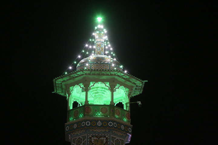 حرم حضرت معصومه (س)در شب میلاد امام زمان(عج) چراغان شد