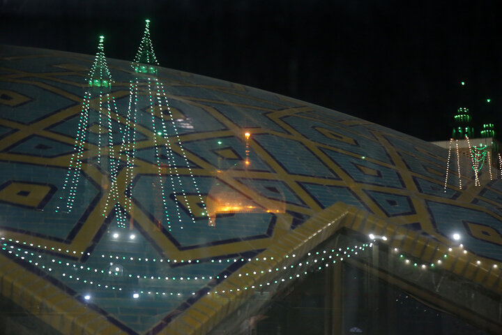 حرم حضرت معصومه (س)در شب میلاد امام زمان(عج) چراغان شد