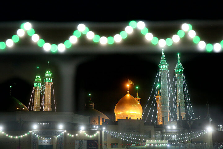 حرم حضرت معصومه (س)در شب میلاد امام زمان(عج) چراغان شد