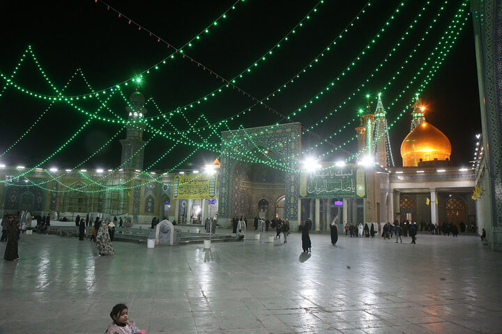 حرم حضرت معصومه (س)در شب میلاد امام زمان(عج) چراغان شد