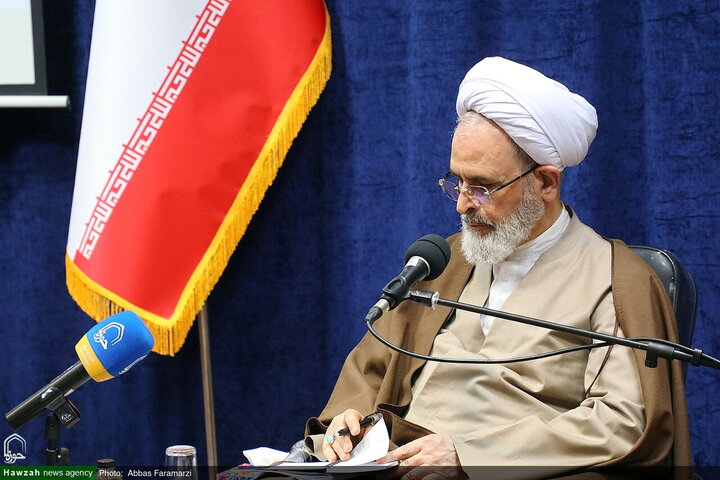 پیام تسلیت آیت‌الله اعرافی در پی درگذشت والده حجت‌الاسلام والمسلمین علوی