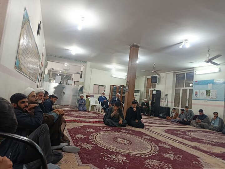 تصاویر/ آیین تجلیل از نویسندگان نشریه صراط مدرسه علمیه امیرالمومنین(ع) آران و بیدگل