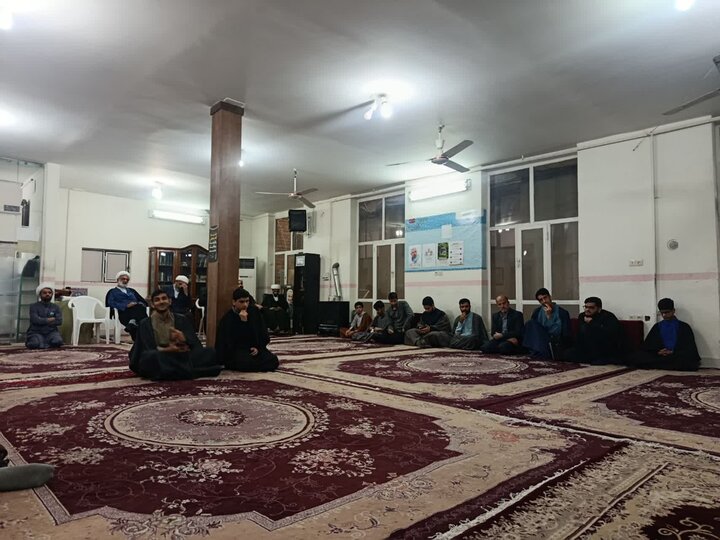 تصاویر/ آیین تجلیل از نویسندگان نشریه صراط مدرسه علمیه امیرالمومنین(ع) آران و بیدگل