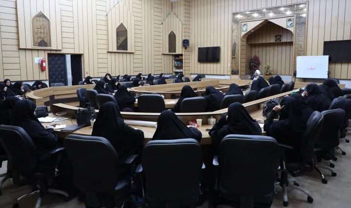 تصاویر/ دومین روز دوره تخصصی حجاب و عفاف همراه با پاسخ به شبهات پیرامون حجاب ویژه مبلغات امین برگزار شد