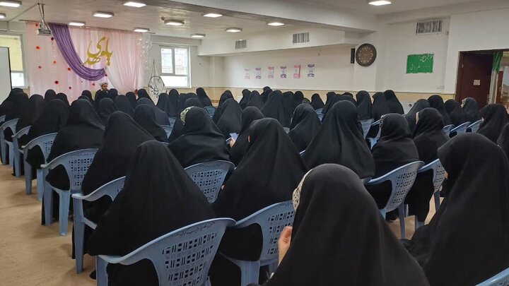 تصاویر/ مراسم جشن ولادت امام زمان عجل الله فرجه شریف در مدرسه علمیه زینب کبری (س) ارومیه