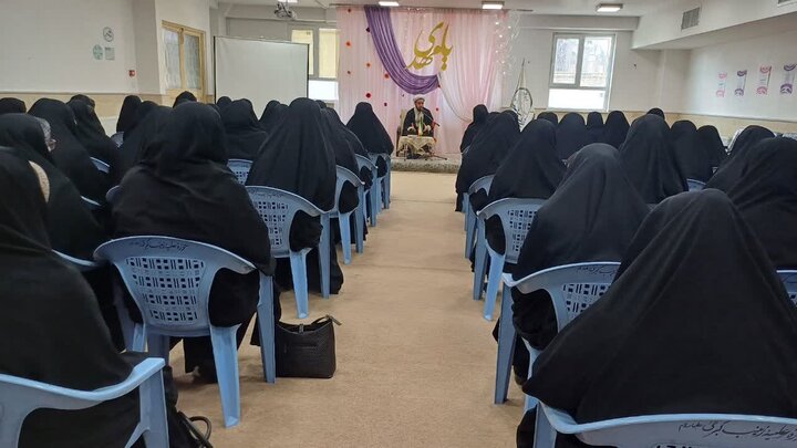 تصاویر/ مراسم جشن ولادت امام زمان عجل الله فرجه شریف در مدرسه علمیه زینب کبری (س) ارومیه