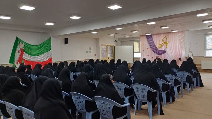 تصاویر/ مراسم جشن ولادت امام زمان عجل الله فرجه شریف در مدرسه علمیه زینب کبری (س) ارومیه