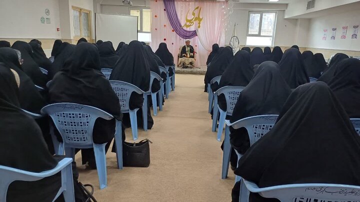 تصاویر/ مراسم جشن ولادت امام زمان عجل الله فرجه شریف در مدرسه علمیه زینب کبری (س) ارومیه