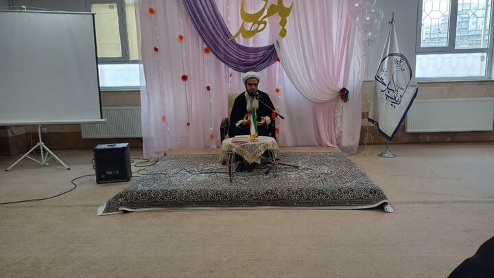 تصاویر/ مراسم جشن ولادت امام زمان عجل الله فرجه شریف در مدرسه علمیه زینب کبری (س) ارومیه