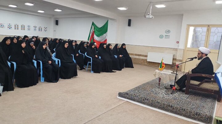 تصاویر/ مراسم جشن ولادت امام زمان عجل الله فرجه شریف در مدرسه علمیه زینب کبری (س) ارومیه