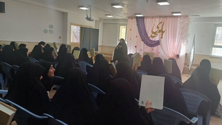 تصاویر/ مراسم جشن ولادت امام زمان عجل الله فرجه شریف در مدرسه علمیه زینب کبری (س) ارومیه