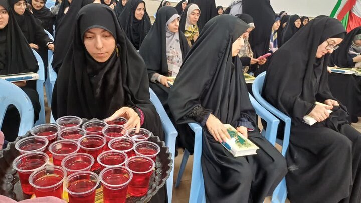 تصاویر/ مراسم جشن ولادت امام زمان عجل الله فرجه شریف در مدرسه علمیه زینب کبری (س) ارومیه