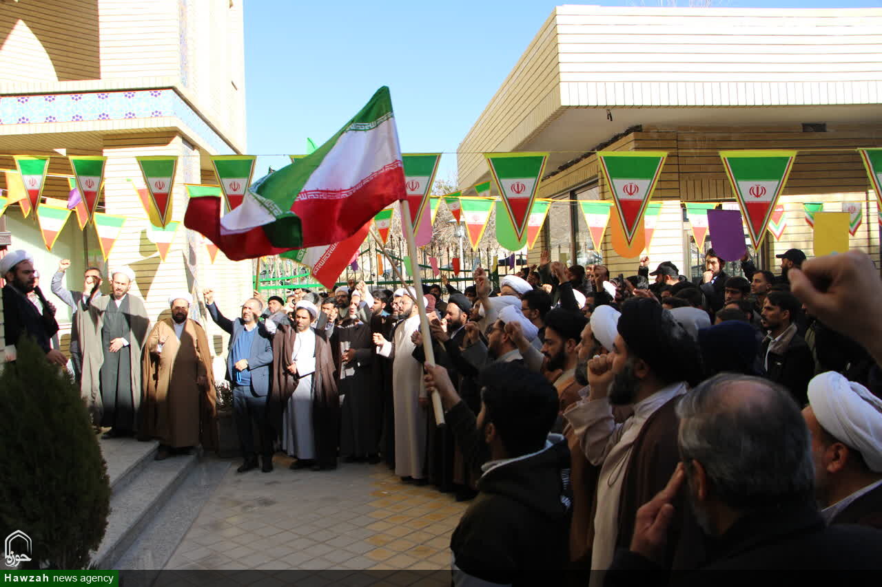 زنگ انقلاب در جامعهالمصطفی اصفهان نواخته شد+ تصاویر
