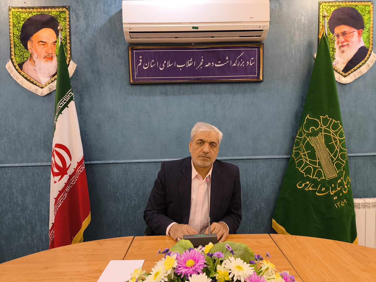 برگزاری گسترده برنامه‌های دهه‌فجر در استان قم/ مراسم مهمانی لاله‌ها در گلزارهای شهدا