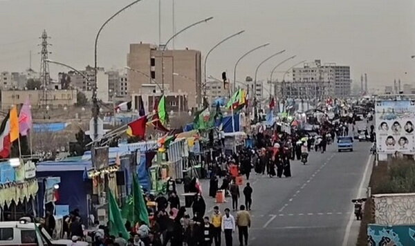 فیلم| حرکت عاشقان امام زمان (عج) از حرم مطهر حضرت معصومه (س) به سمت مسجد مقدس جمکران