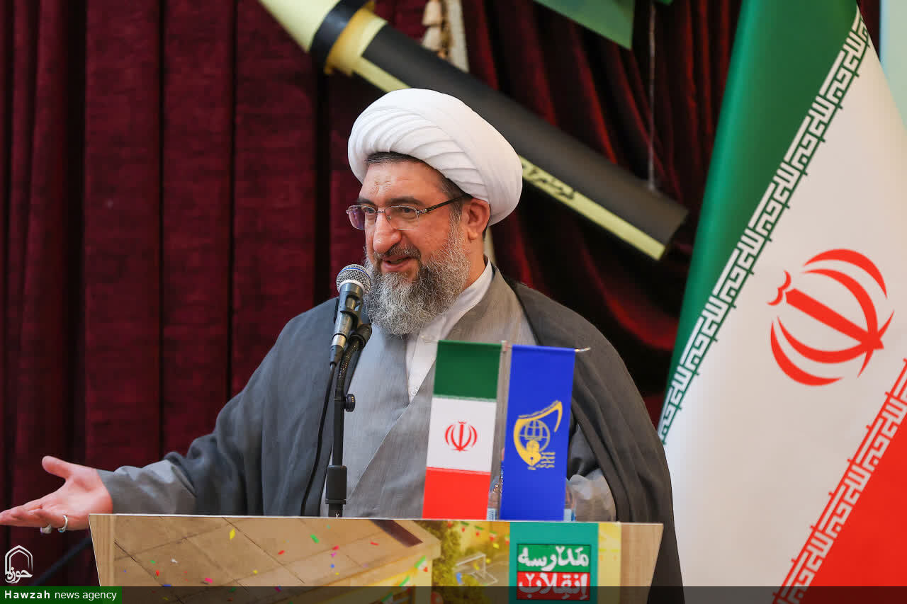 دستاوردهای انقلاب در برنامه‌های دهه فجر، مورد توجه قرار گیرد 