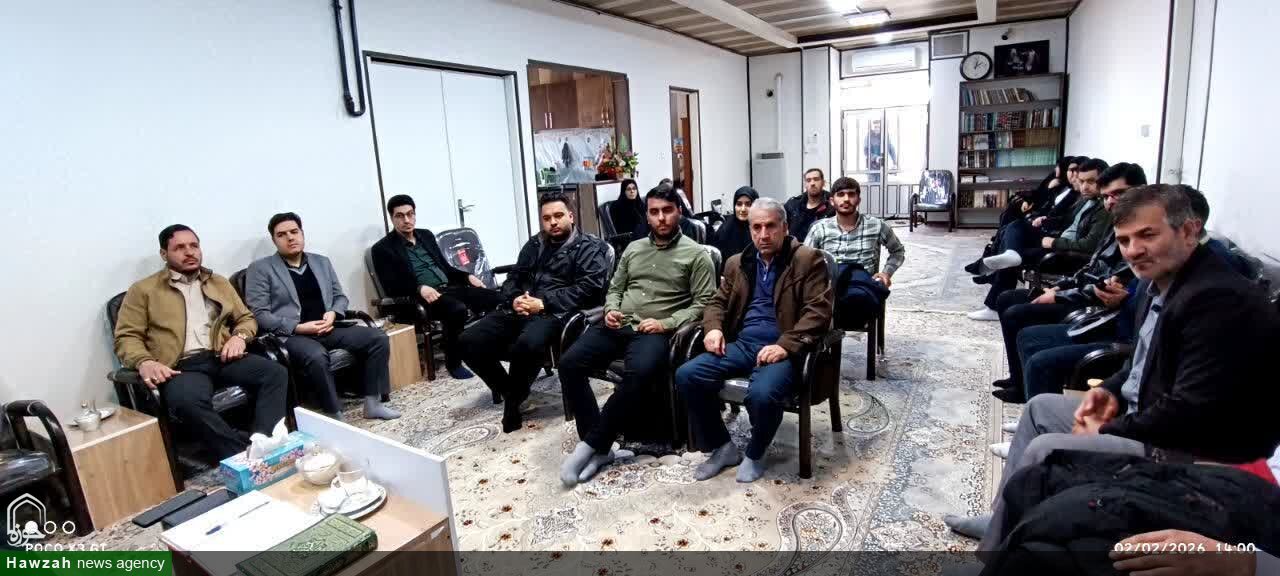 جلسه هم اندیشی امام جمعه فامنین با جوانان