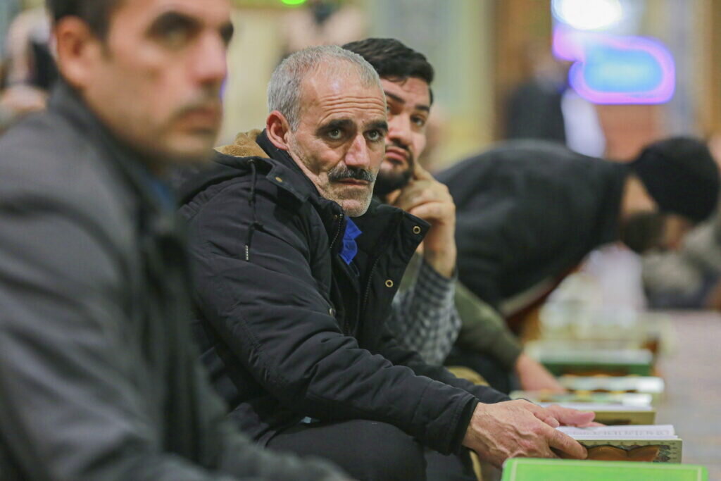 برپایی کرسی تلاوت قرآن توسط خادمان حرم بانوی کرامت در مسجد مقدس جمکران