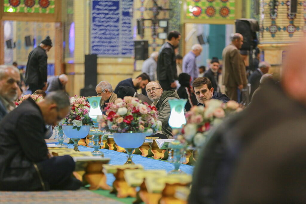 برپایی کرسی تلاوت قرآن توسط خادمان حرم بانوی کرامت در مسجد مقدس جمکران