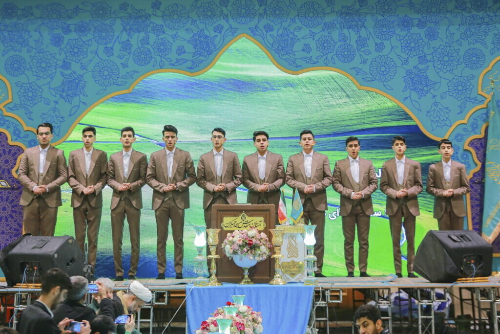 برپایی کرسی تلاوت قرآن توسط خادمان حرم بانوی کرامت در مسجد مقدس جمکران