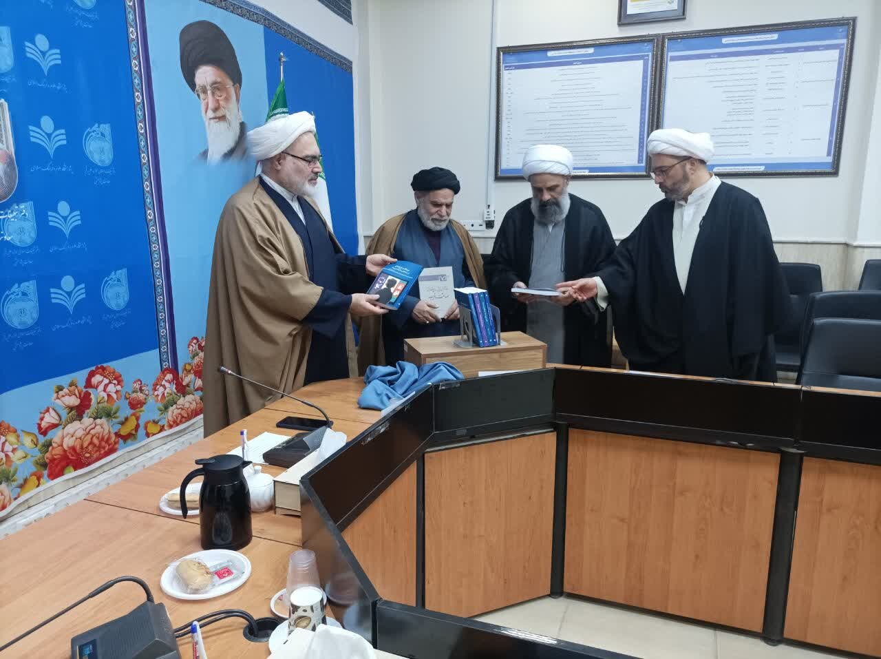 ۷ اثر جدید پژوهشکده اخلاق و معنویت رونمایی شد