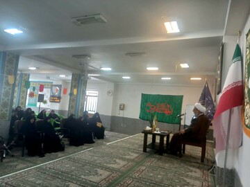 تصاویر/ نشست بصیرتی در مدرسه علمیه تخصصی حضرت زینب کبری(س) رفسنجان