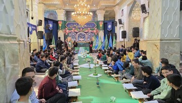 تصاویر/ برگزاری محفل انس با قرآن کریم در حرم مطهر امامزاده صالح(ع) فرحزاد