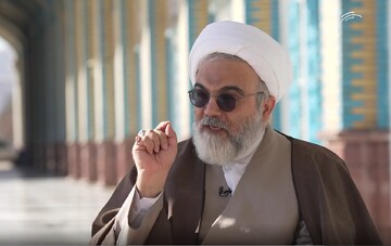 ساختن «باقیات صالحات» در جامعه راه نجات از ناامیدی است