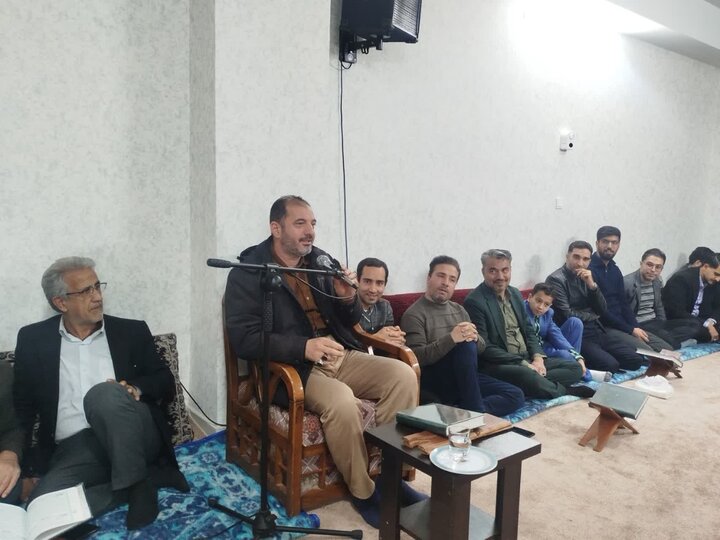 تصاویر/ نشست جامعه قرآنی ورامین با امام جمعه