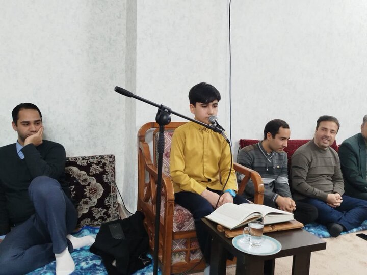 تصاویر/ نشست جامعه قرآنی ورامین با امام جمعه